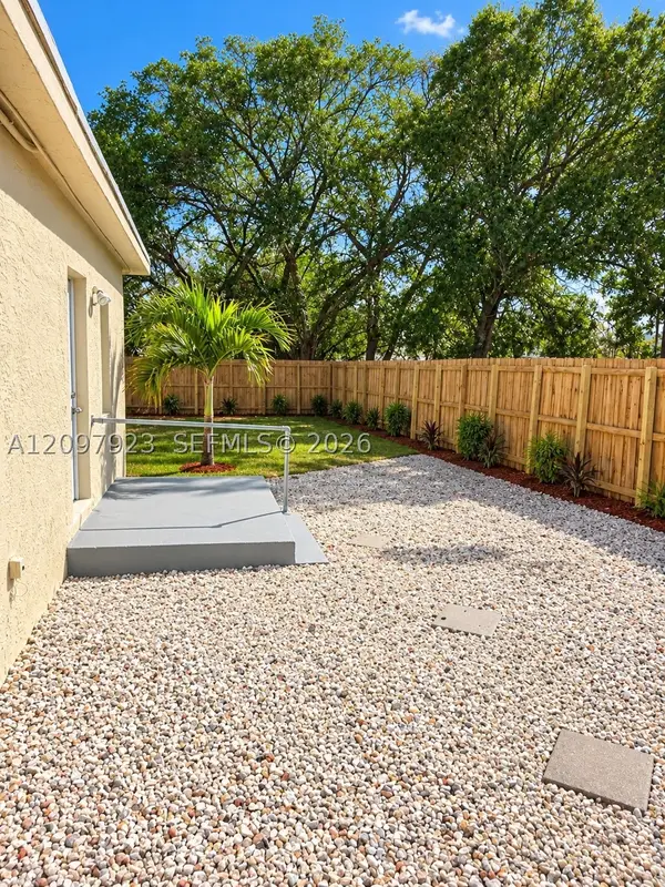 632 NW 14th Ter, Fort Lauderdale, FL 33311