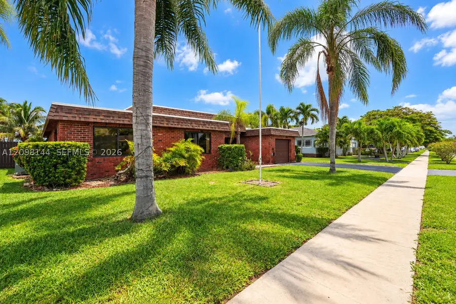 8131 NW 68th Ave, Tamarac, FL 33321 - #2