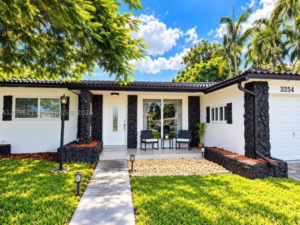 3254 Lincoln St, Hollywood, FL 33021