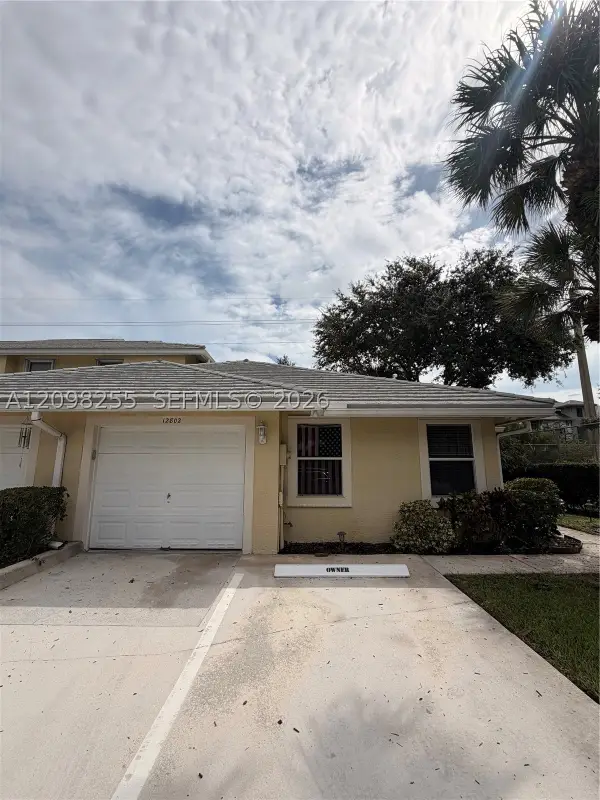 12802 Woodmill Dr, Palm Beach Gardens, FL 33418