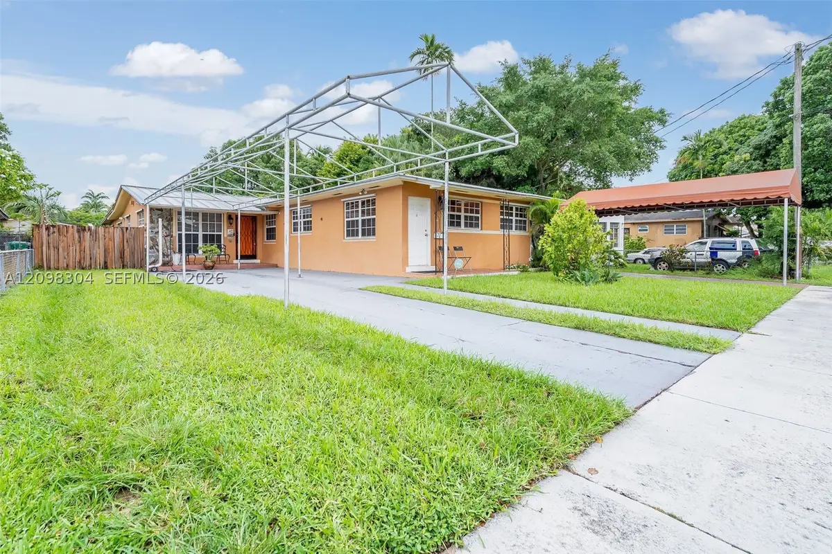 2815 SW 36th Ave, Miami, FL 33133 - #1