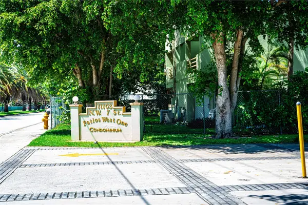 11113 NW 7th St #105-1, Miami, FL 33172
