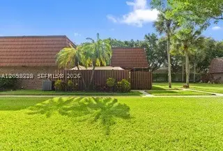 806 SW 119th Way, Davie, FL 33325