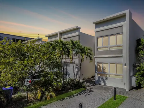 2461 NE 135th St, North Miami, FL 33181