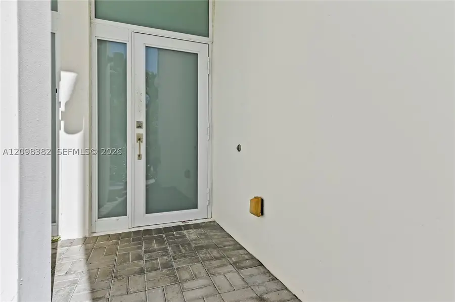 2461 NE 135th St, North Miami, FL 33181 - #2