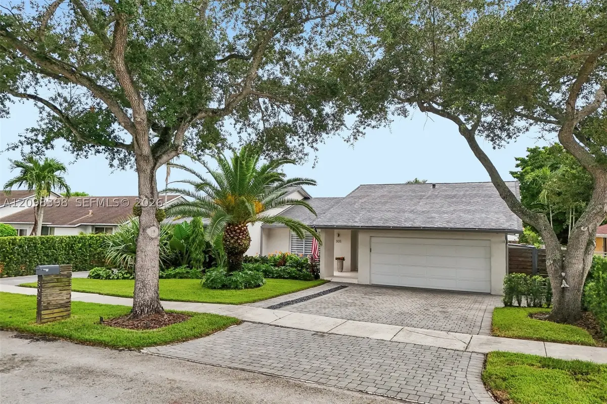 305 SW 134th Ct, Miami, FL 33184 - #1