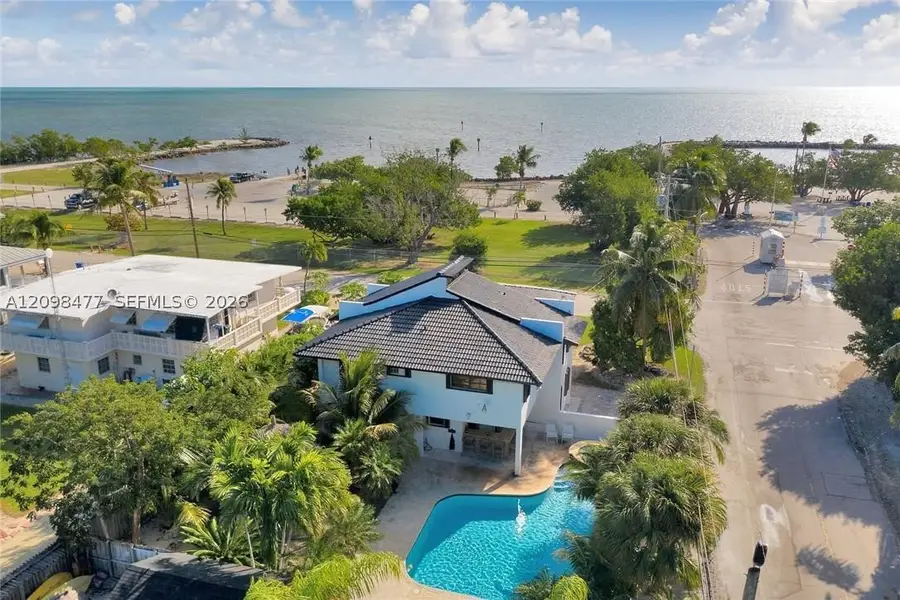 53 E Beach Rd, Tavernier, FL 33070 - #2