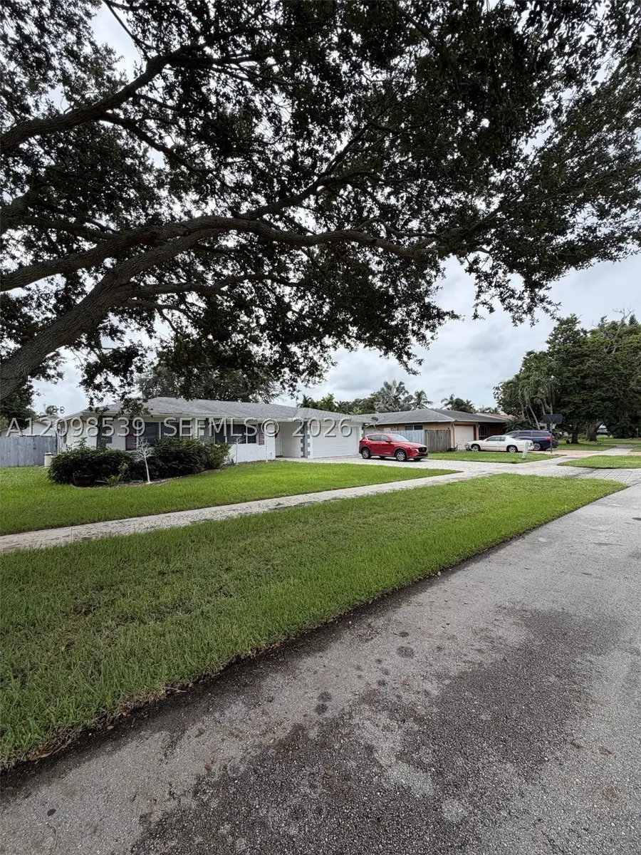 8410 SW 26th Pl, Davie, FL 33328 - #2