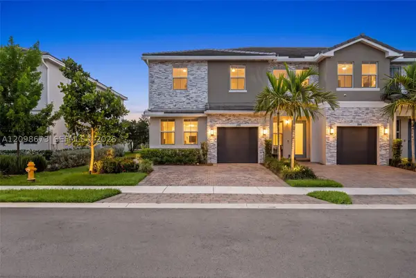 198 SW 170th Ave, Pembroke Pines, FL 33027