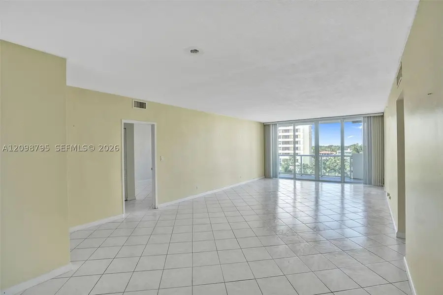 5601 Collins Ave #620, Miami Beach, FL 33140 - #3