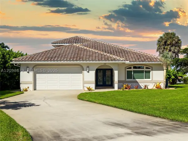 111 Newport Cay, Naples, FL 34114