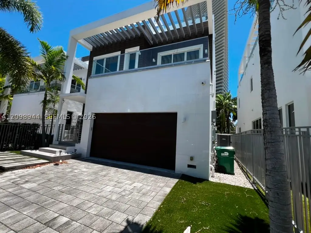 18975 Atlantic Blvd, Sunny Isles Beach, FL 33160 - #1