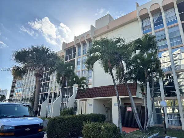 701 Three Islands Blvd #103, Hallandale Beach, FL 33009