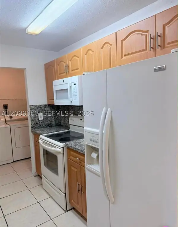 2870 NW 55th Ave #2B, Lauderhill, FL 33313