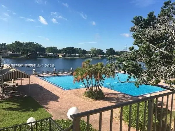200 Berkley Rd #123, Hollywood, FL 33024