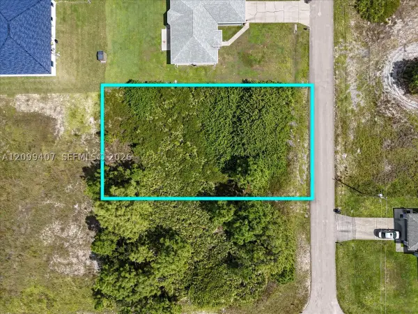 2816 25 St Sw, Lehigh Acres, FL 33976