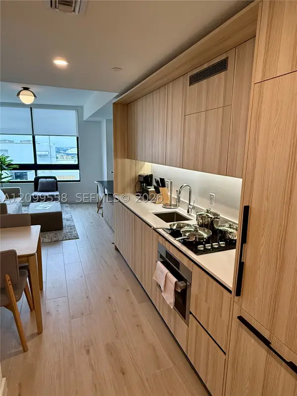 225 N Miami Ave #3406, Miami, FL 33128