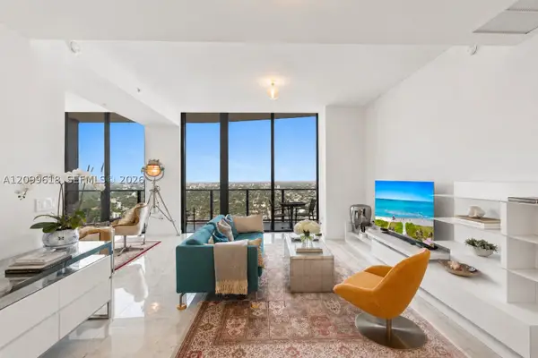 1000 Brickell #PH6106, Miami, FL 33131