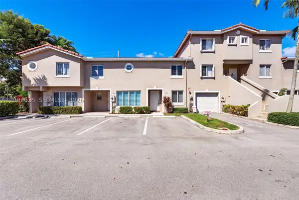 105 Riviera Cir, Weston, FL 33326