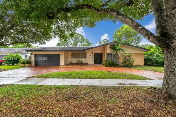 7200 S Miami Lakeway S, Miami Lakes, FL 33014