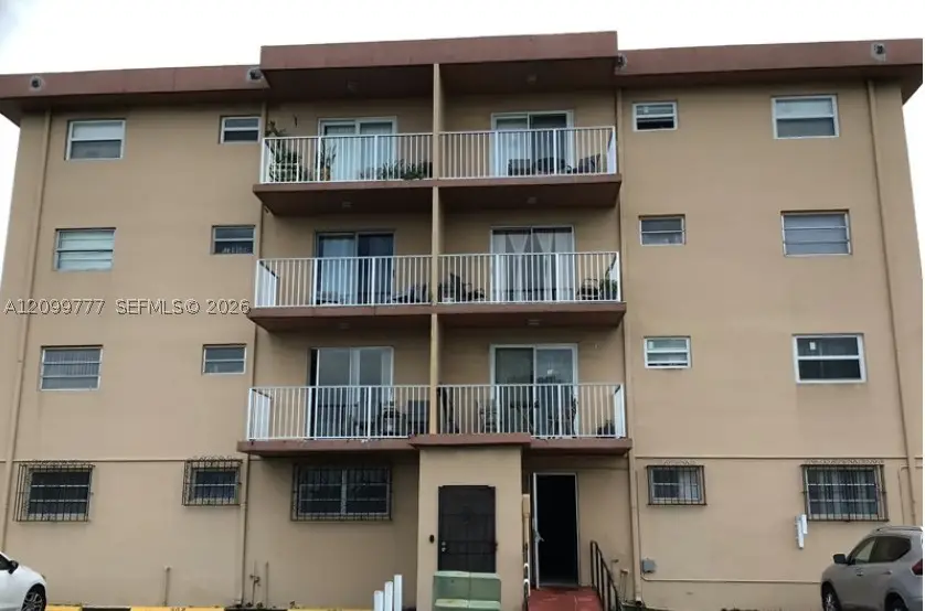 3075 NW 7th St #101, Miami, FL 33125 - #3