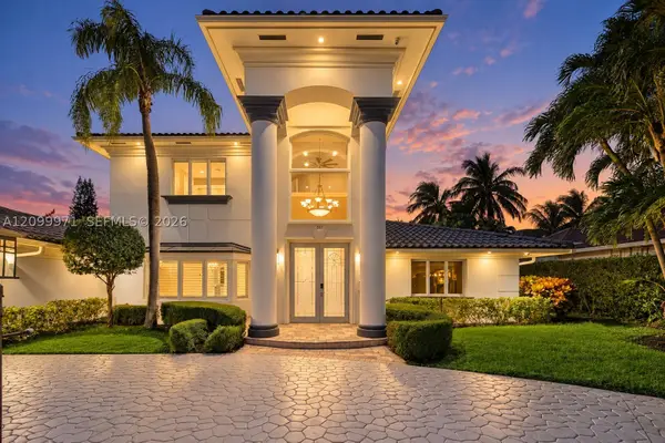 5111 NE 30th Ave, Lighthouse Point, FL 33064