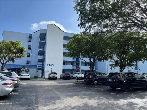 9440 Fontainebleau Blvd #203, Miami, FL 33172