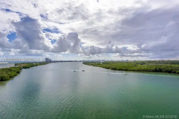 300 Bayview Dr #1102, Sunny Isles Beach, FL 33160
