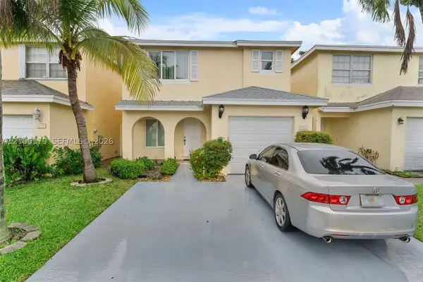 4027 Eastridge Dr, Deerfield Beach, FL 33064