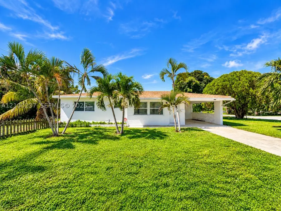 304 SW 6th Ave, Boynton Beach, FL 33435 - #2