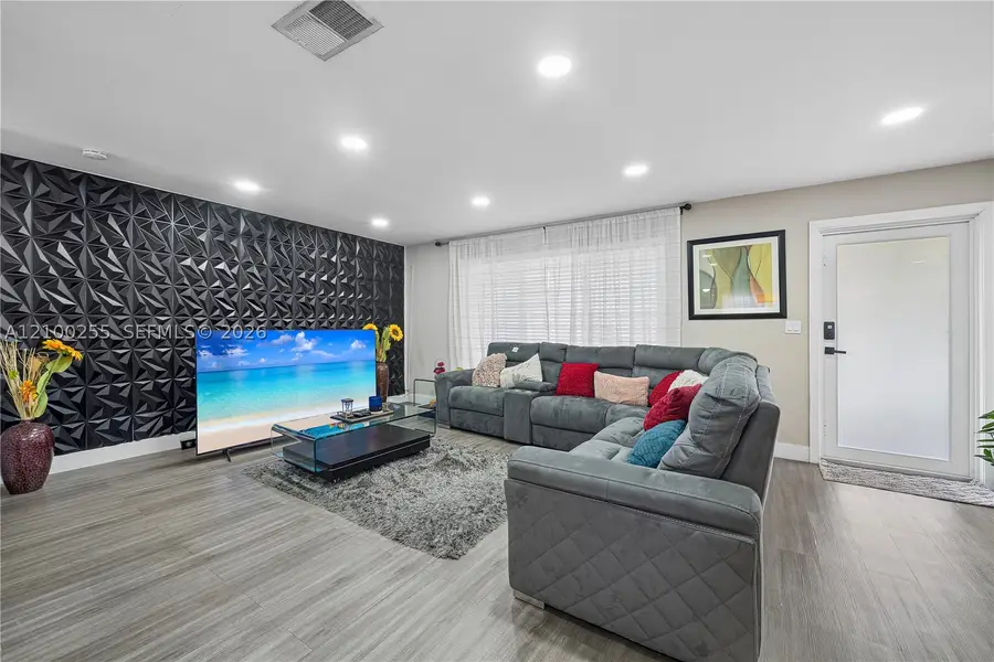 6451 Scott St, Hollywood, FL 33024 - #3