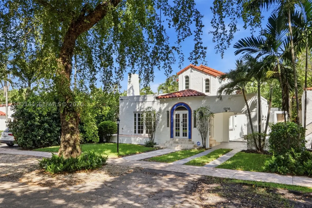 1209 La Mancha Ave, Coral Gables, FL 33134 - #1