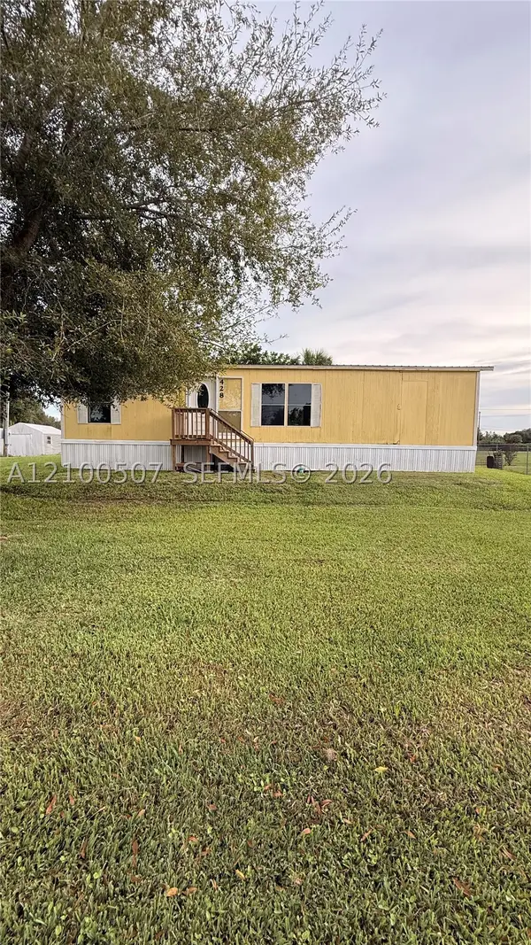 428 Ave D, Moore Haven, FL 33471