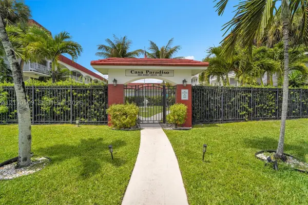 580 Egret Dr #111, Hallandale Beach, FL 33009