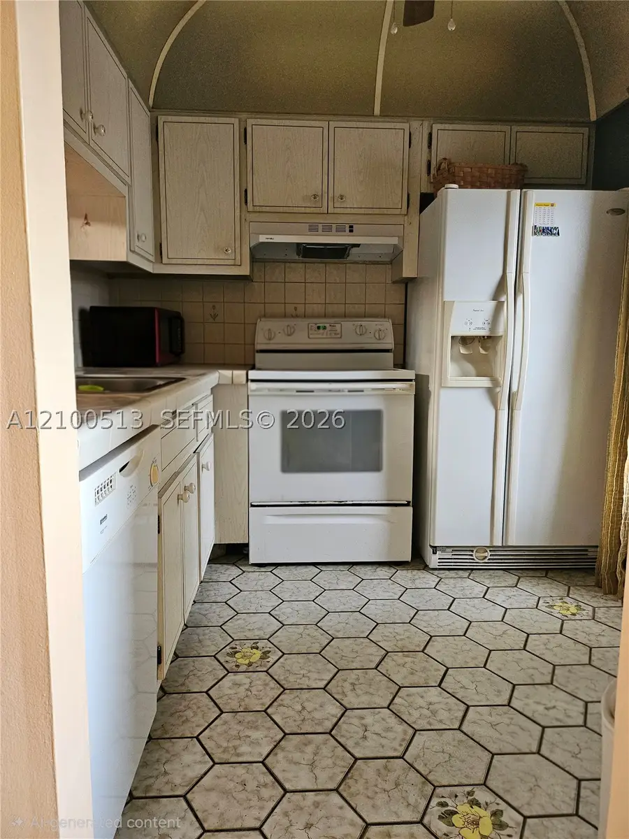 5121 W Oakland Park Blvd #211, Lauderdale Lakes, FL 33313 - #3