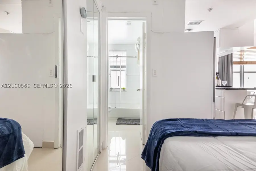 918 Ocean Dr #201, Miami Beach, FL 33139 - #2