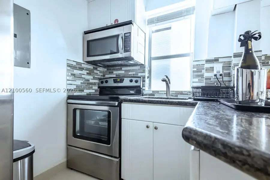 918 Ocean Dr #201, Miami Beach, FL 33139 - #3