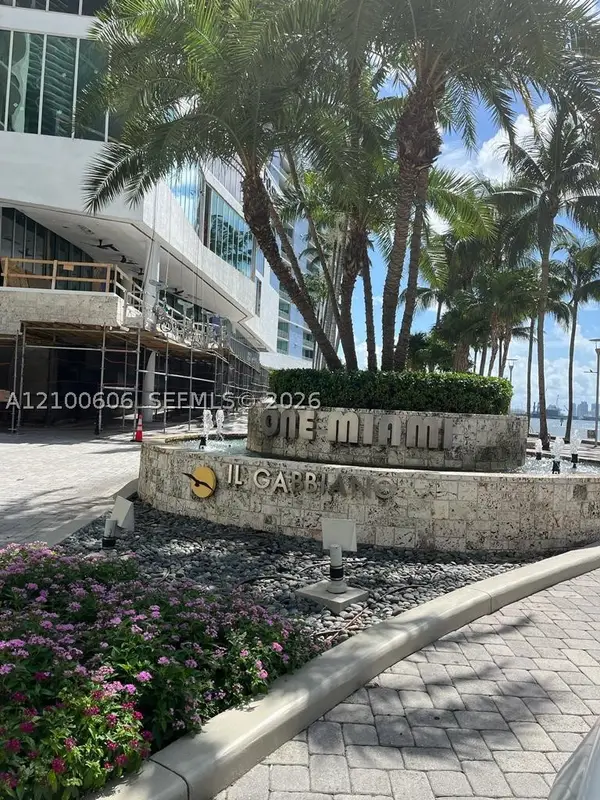335 S Biscayne Blvd #3500, Miami, FL 33131