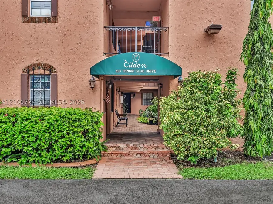 620 Tennis Club Dr #301, Fort Lauderdale, FL 33311 - #2