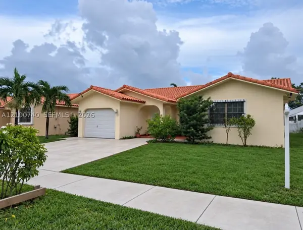 7557 W 4th Ln, Hialeah, FL 33014