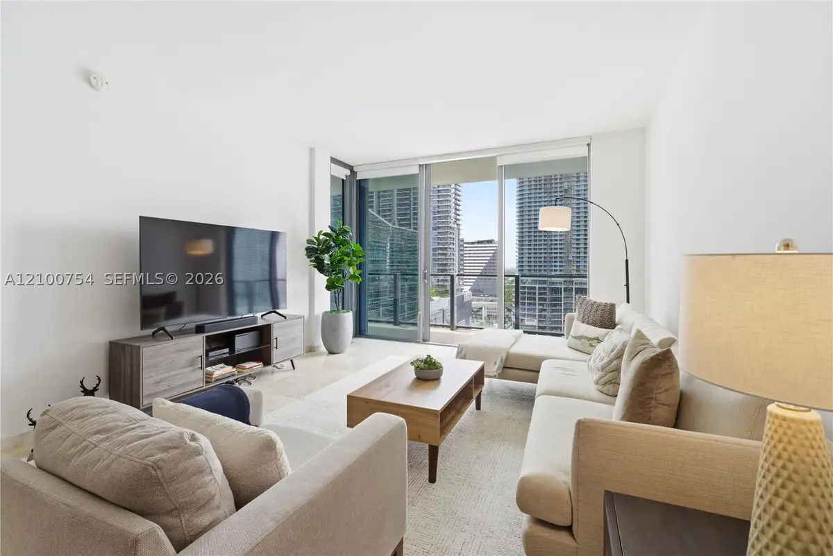68 SE 6th St #1106, Miami, FL 33131 - #1