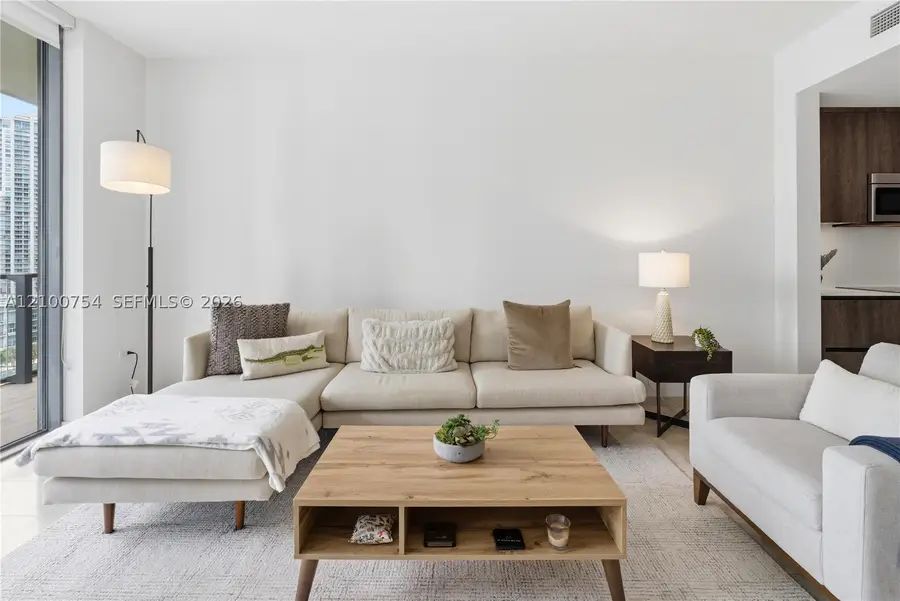 68 SE 6th St #1106, Miami, FL 33131 - #2