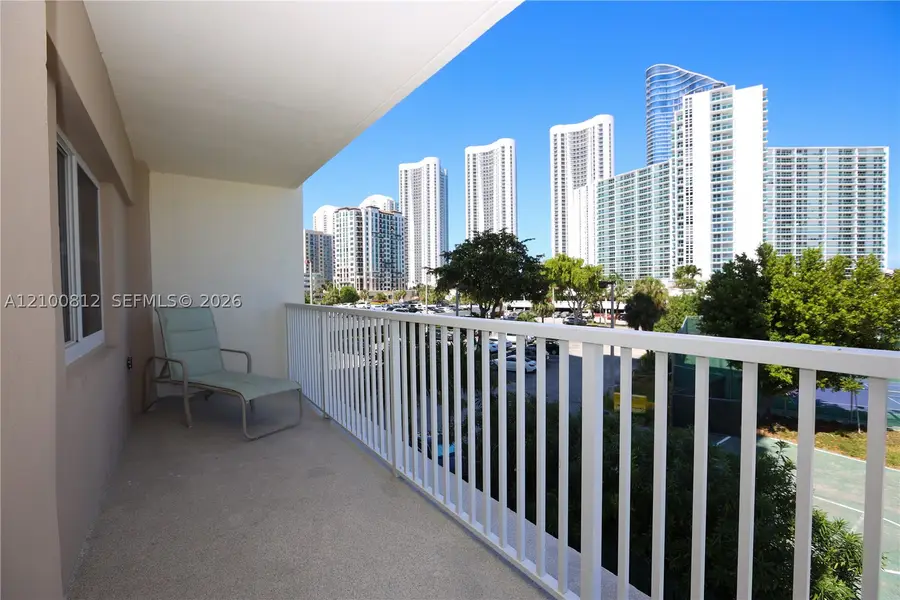 300 Bayview Dr #216, Sunny Isles Beach, FL 33160 - #2