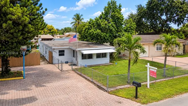 6331 Taylor St, Hollywood, FL 33024