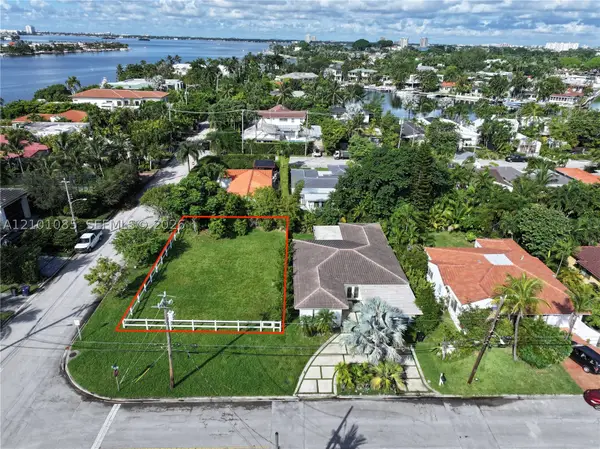1001 88th St, Surfside, FL 33154