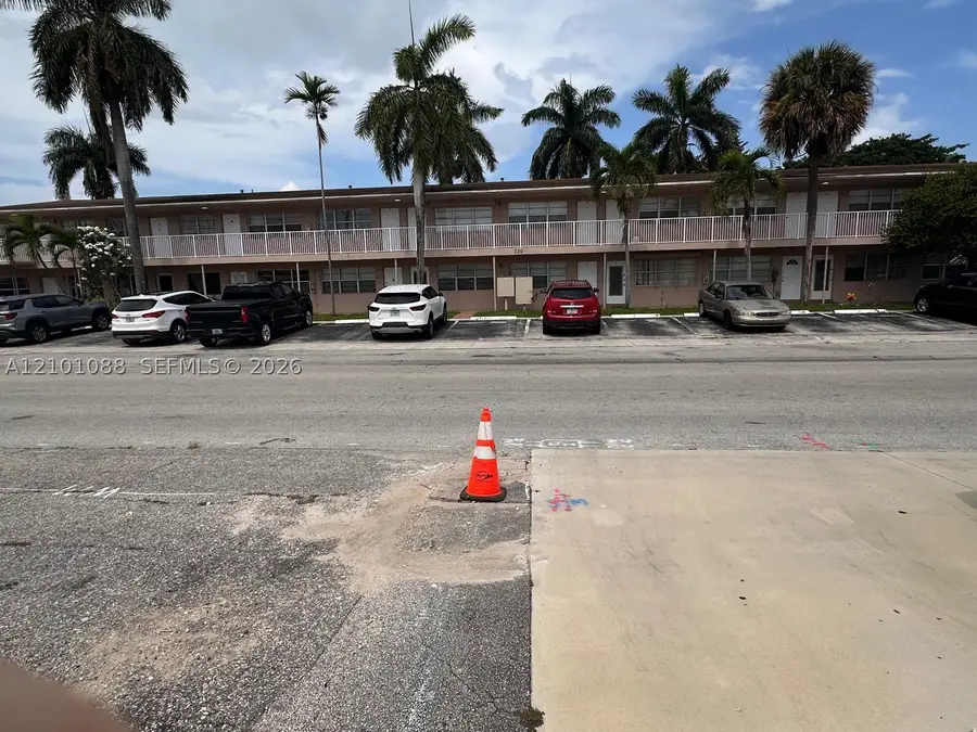 230 SW 11th Ave #14, Hallandale Beach, FL 33009 - #3