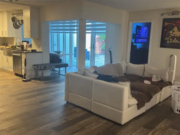 323 Ives Dairy Rd #323-08, Miami, FL 33179