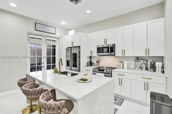 859 SW 147th Ter, Pembroke Pines, FL 33027