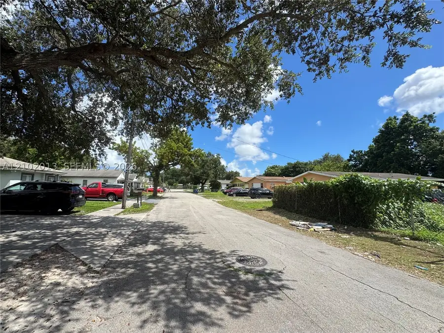 2950 NW 48th, Miami, FL 33142 - #3
