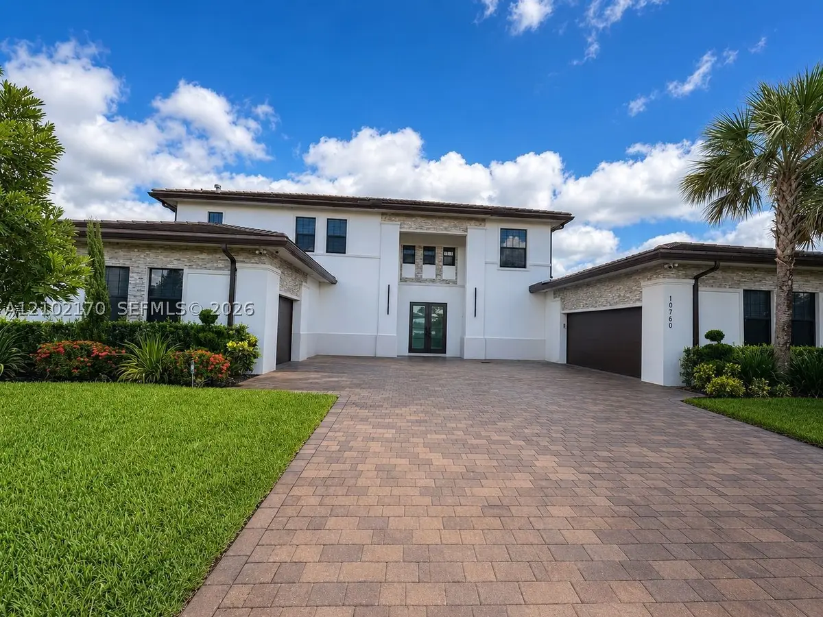 10760 Breezeway Ln, Davie, FL 33324 - #1